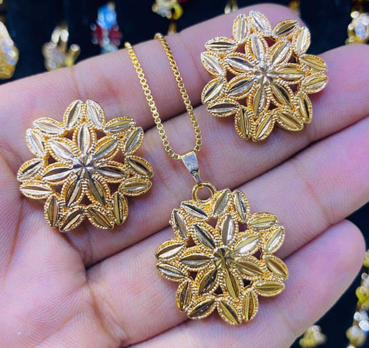 Chain Locket Set.